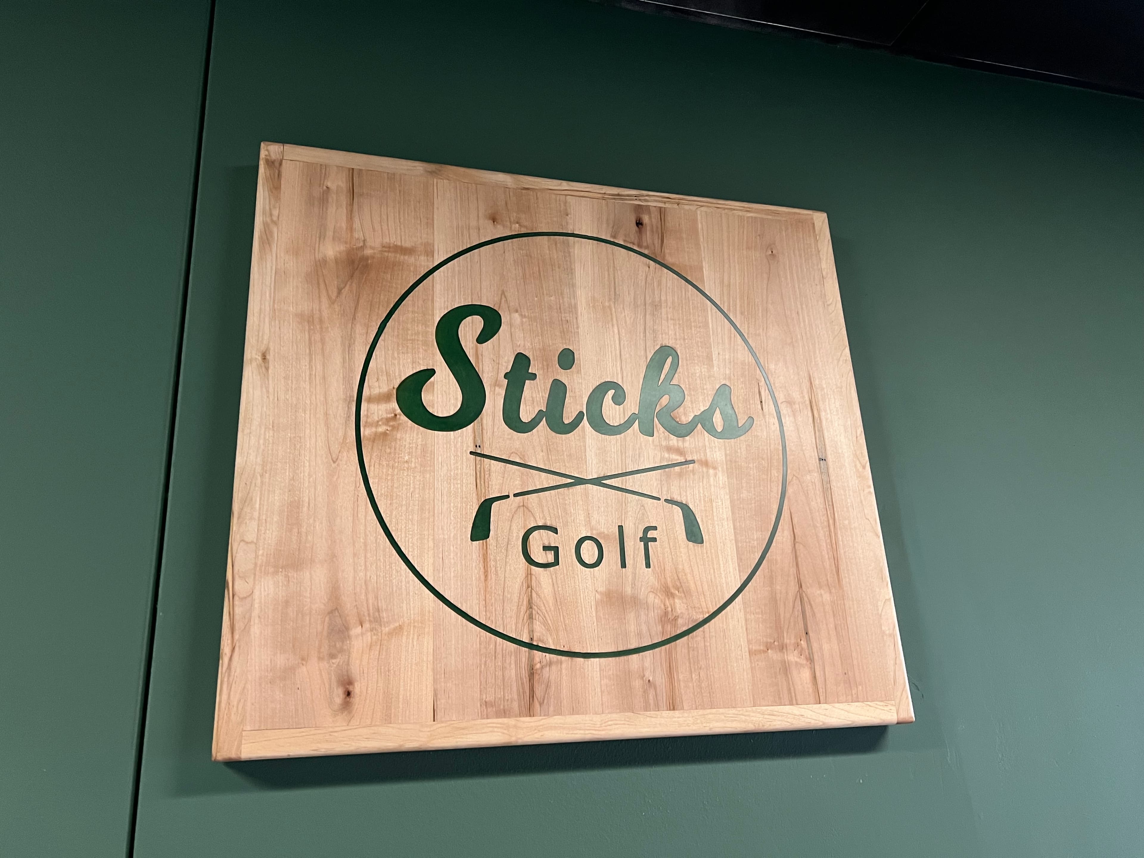 A Scramblers Golf club bay